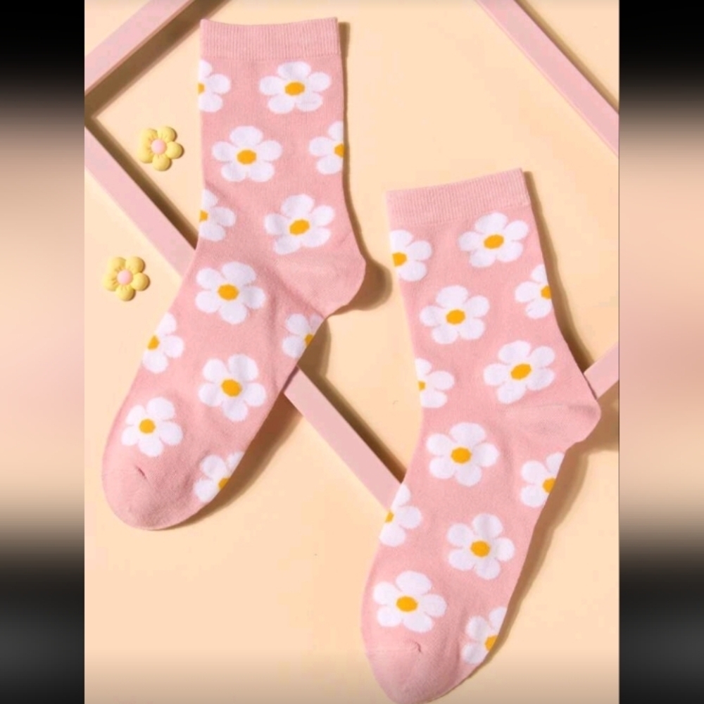 Pink Daisy Floral Crew Socks Rib Knit Mid-calf Cottagecore Socks